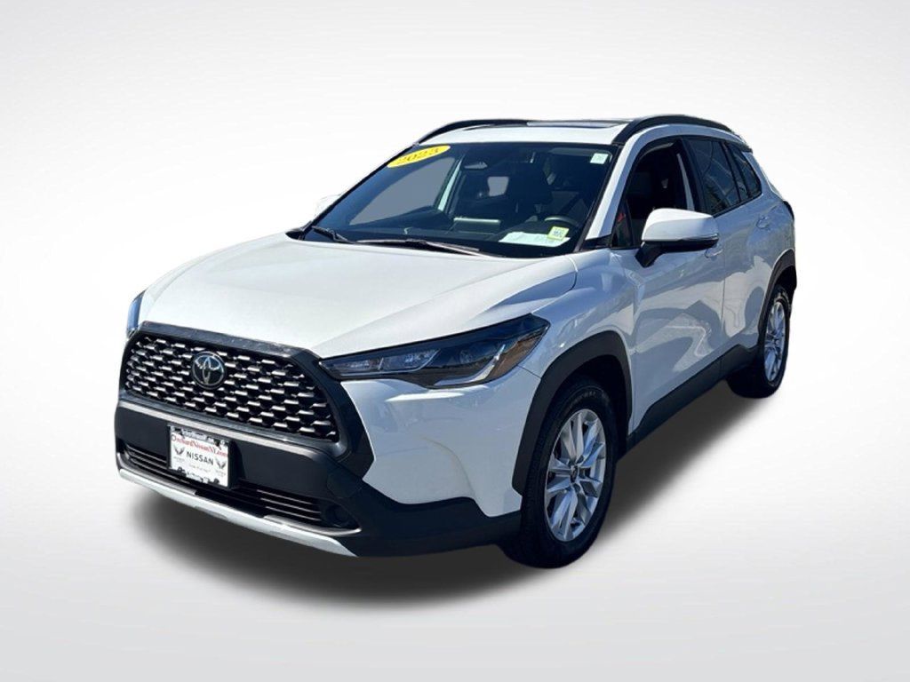 Used 2023 Toyota Corolla Cross LE w/ Moonroof Package AWD/4WD image 3