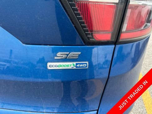 Used 2018 Ford Escape SE w/ SE Sync 3 Package AWD/4WD image 8