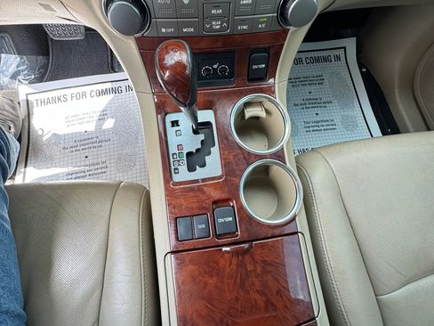 Used 2013 Toyota Highlander Limited image 29