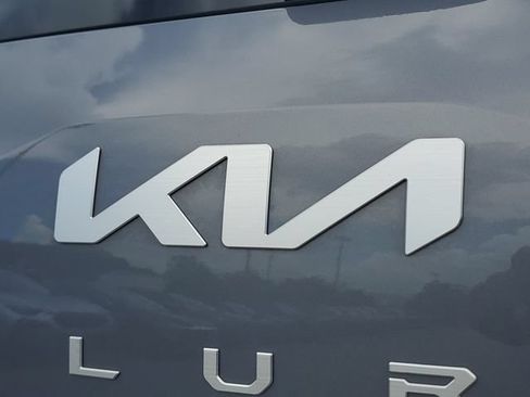 Used 2025 Kia Telluride EX w/ EX Captain's Chair Package AWD/4WD image 8