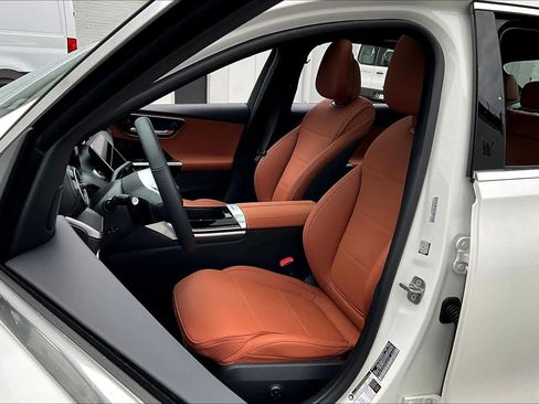 Used 2025 Mercedes-Benz C 300 4MATIC Sedan image 7