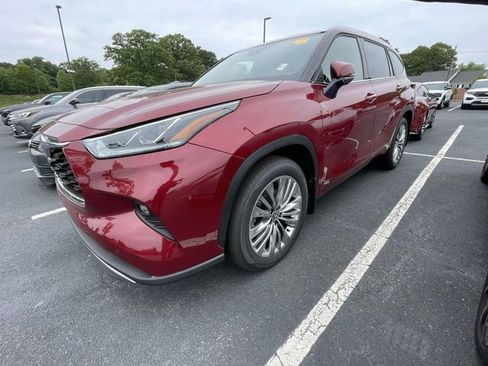 Used 2026 Toyota Highlander Platinum AWD/4WD image 6