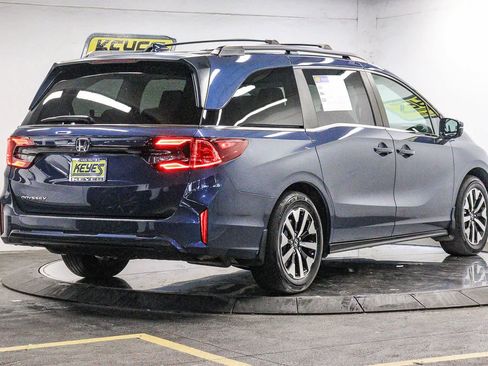 Used 2025 Honda Odyssey EX-L image 4