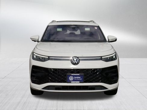 Certified 2025 Volkswagen Tiguan SEL R-Line AWD/4WD image 2