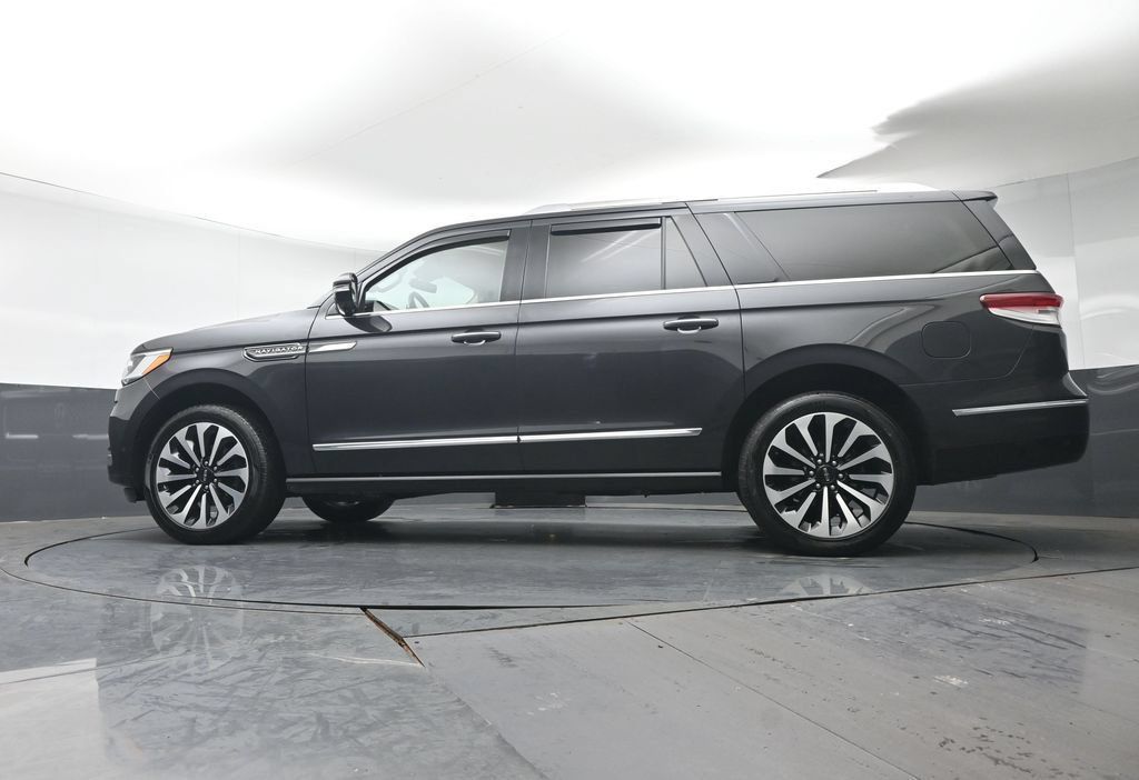 Used 2022 Lincoln Navigator L Reserve AWD/4WD image 31