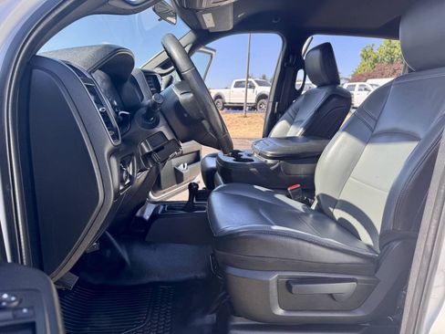 Used 2021 RAM 2500 Tradesman w/ Chrome Appearance Group AWD/4WD image 4
