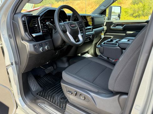New 2025 GMC Sierra 2500 SLE w/ SLE Value Package; image 12