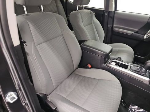 Certified 2023 Toyota Tacoma SR5 AWD/4WD image 36