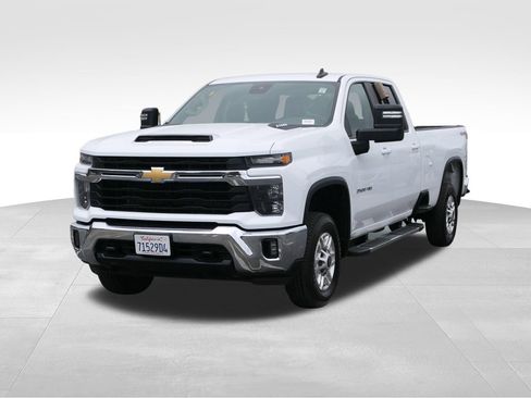 Used 2025 Chevrolet Silverado 2500 LT w/ Convenience Package AWD/4WD image 7