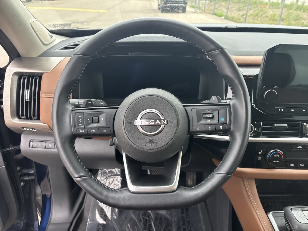 Certified 2024 Nissan Pathfinder Platinum AWD/4WD image 36
