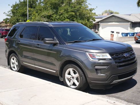 Used 2018 Ford Explorer XLT FWD image 18