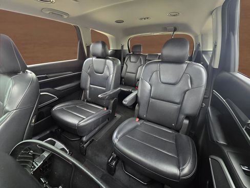 Used 2020 Kia Telluride S FWD image 13