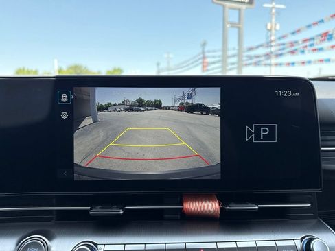 Used 2025 Hyundai Kona SEL FWD image 17