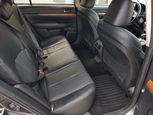 Used 2014 Subaru Outback 3.6R Limited w/ Moonroof Package AWD/4WD image 27