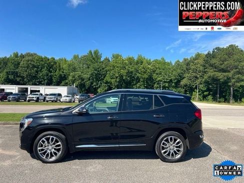 Used 2023 GMC Terrain Denali w/ Denali Premium Package AWD/4WD image 3