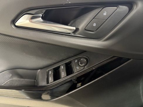 New 2026 Chevrolet Equinox LT w/ Convenience Package II image 8