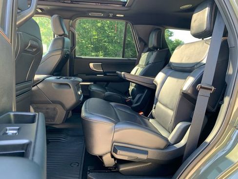 Used 2025 Ford Expedition Tremor AWD/4WD image 18