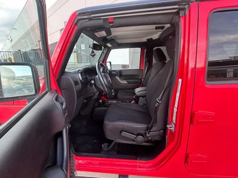 Used 2013 Jeep Wrangler Unlimited Sport AWD/4WD image 8
