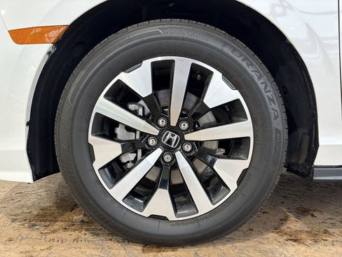 Used 2025 Honda Odyssey EX-L image 10