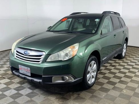 Used 2010 Subaru Outback 2.5i Premium image 2