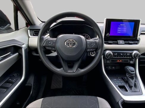 Used 2023 Toyota RAV4 XLE AWD/4WD image 6