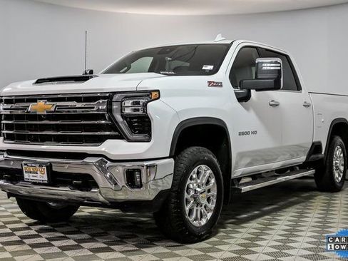 Used 2025 Chevrolet Silverado 2500 LTZ w/ LTZ Premium Package image 4