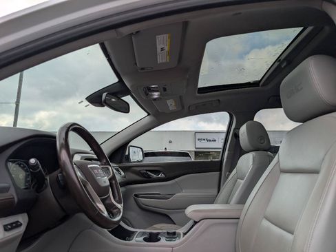 Used 2020 GMC Acadia SLT w/ Driver Alert Package II AWD/4WD image 8