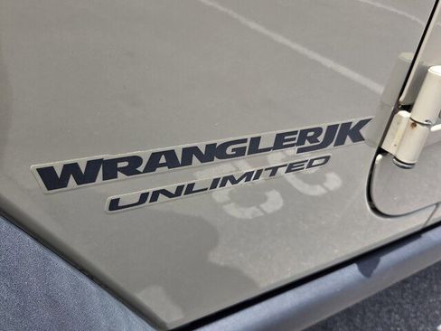 Used 2018 Jeep Wrangler Unlimited Sport AWD/4WD image 32