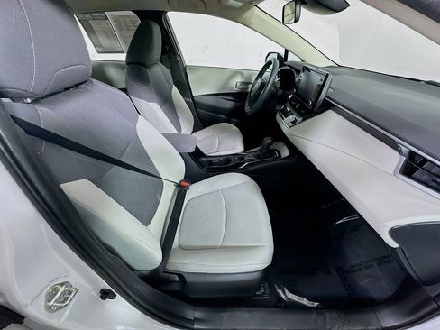Used 2022 Toyota Corolla LE FWD image 10