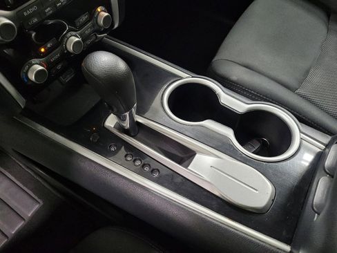 Used 2020 Nissan Pathfinder S image 26