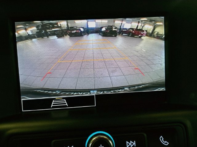 Used 2024 GMC Terrain SLE w/ Driver Convenience Package FWD image 13