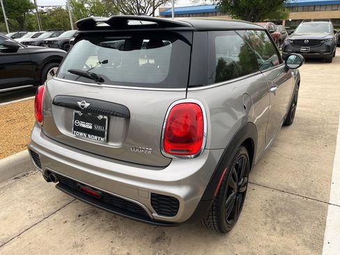 Used 2017 MINI Cooper 2-Door Hardtop image 3
