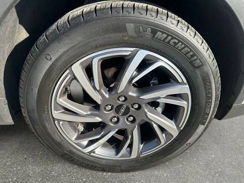 Used 2023 Lincoln Corsair AWD w/ Equipment Group 101A image 6