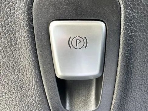 Used 2019 Mercedes-Benz E 300 image 46