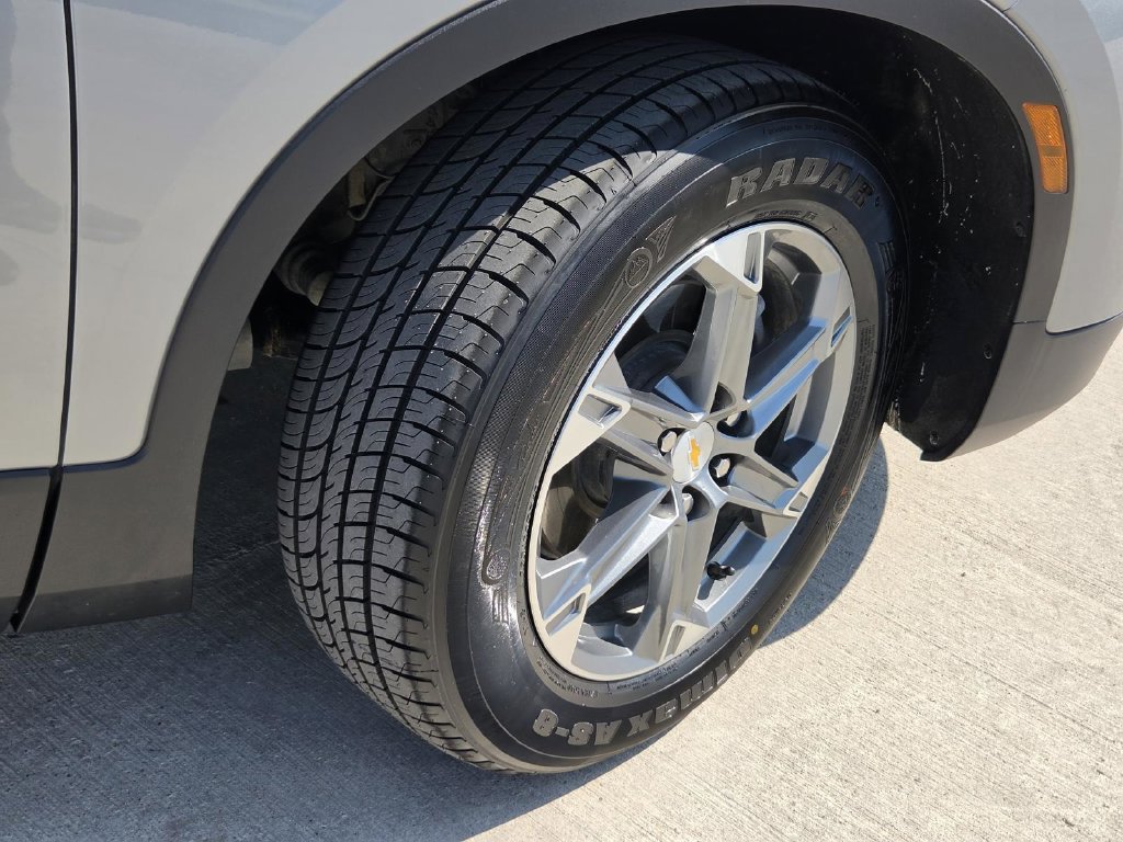 Used 2024 Chevrolet Blazer LT FWD image 5