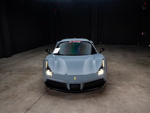 Used 2016 Ferrari 488 GTB RWD image 5