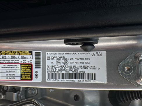 Used 2022 Toyota Tacoma SR5 RWD image 25