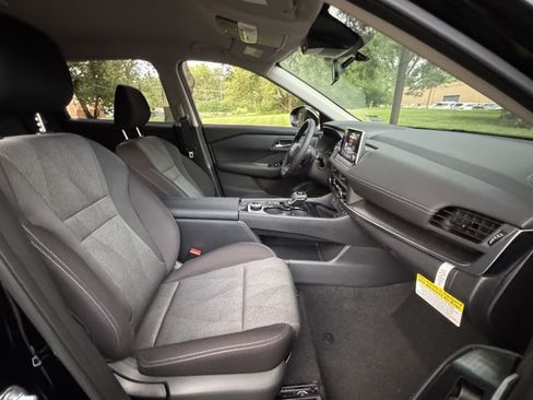 New 2026 Nissan Rogue SV w/ Cold Weather Package AWD/4WD image 19