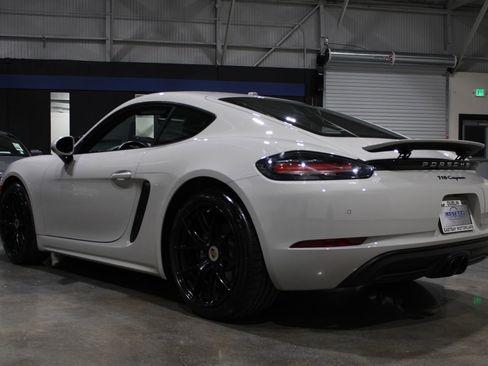 Used 2019 Porsche 718 Cayman image 11