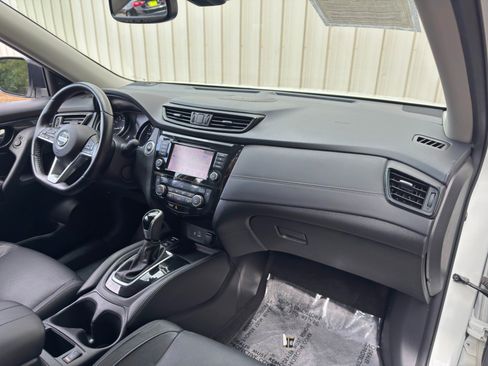 Used 2018 Nissan Rogue SL w/ Premium Package AWD/4WD image 14