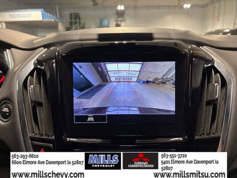 Used 2023 Chevrolet Traverse LT FWD image 22