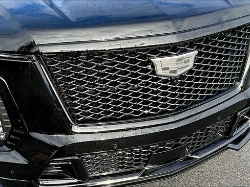 Used 2025 Cadillac Escalade V w/ LPO, ONYX Package image 29
