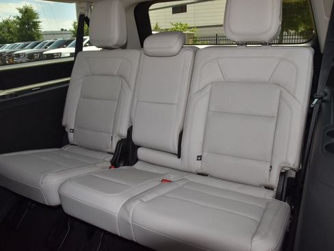 New 2026 Lincoln Navigator L Reserve w/ Jet Appearance Package AWD/4WD image 15