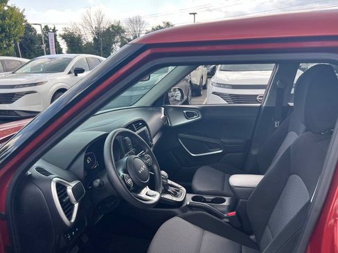 Used 2023 Kia Soul LX FWD image 17