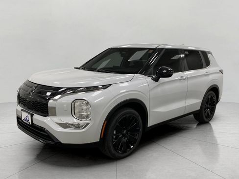 New 2026 Mitsubishi Outlander LE AWD/4WD image 40