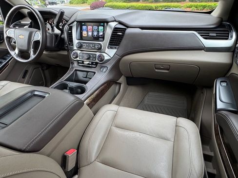 Used 2020 Chevrolet Suburban LT AWD/4WD image 23