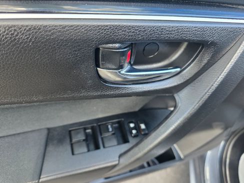 Used 2017 Toyota Corolla LE w/ Carpet Mat Package (TMS) FWD image 13