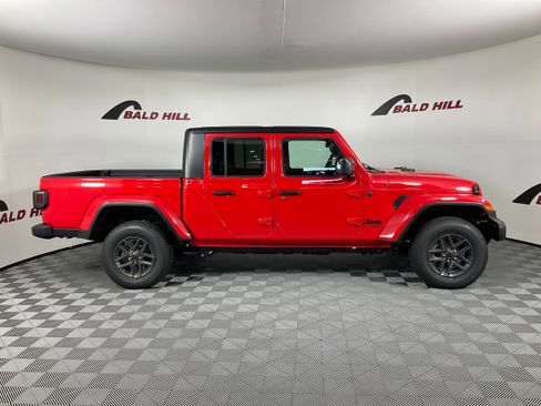 New 2026 Jeep Gladiator Sport image 8