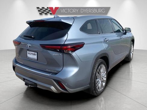 Used 2024 Toyota Highlander Platinum image 8