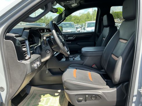 Used 2024 GMC Sierra 1500 AT4 w/ Technology Package AWD/4WD image 14